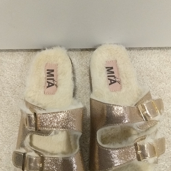 MIA kids Roxy Faux Fur Slide Slipper - Picture 2 of 4
